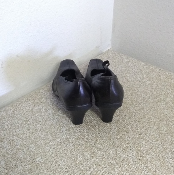 Prada Mary Jane Black Leather Shoes - Picture 4 of 6